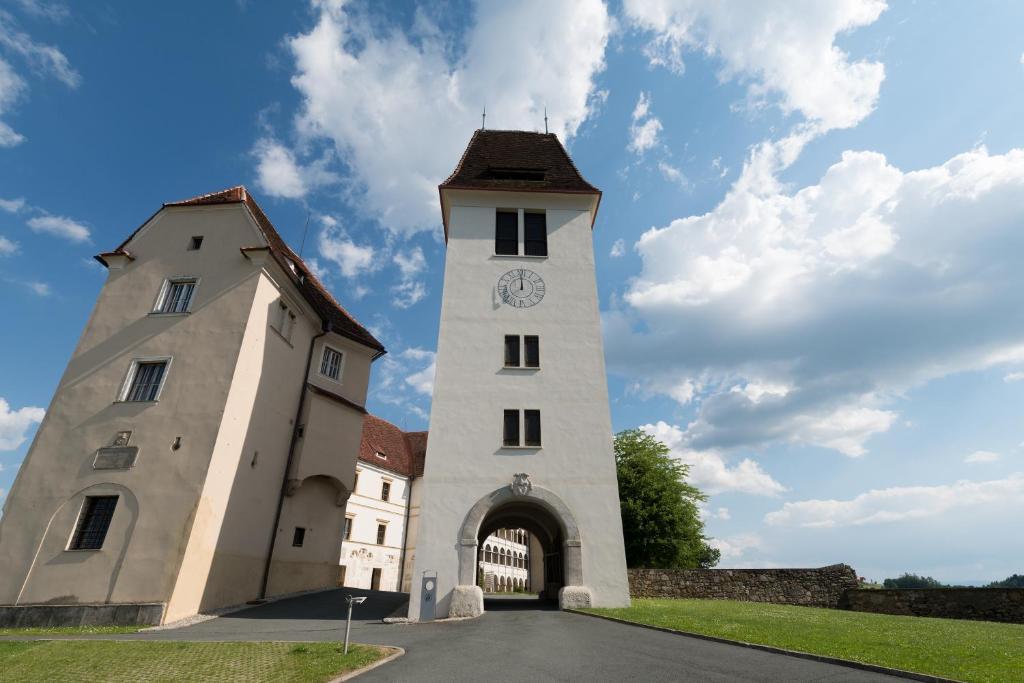 Hotel Schloss Seggau à Leibnitz Extérieur photo