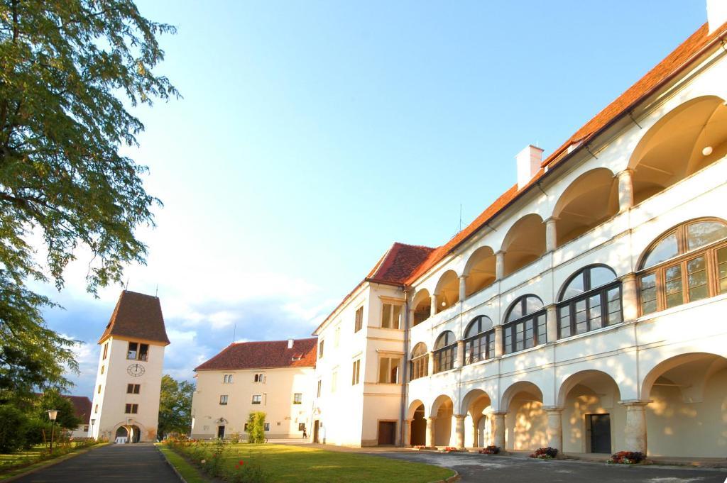 Hotel Schloss Seggau à Leibnitz Extérieur photo